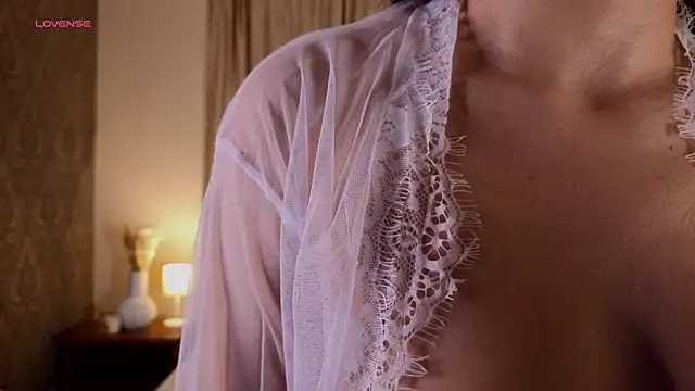 Snapshot of UdelaAshfield chatting on 02-20-25, 04:14 UdelaAshfield online show from 02-20-25, 04:14