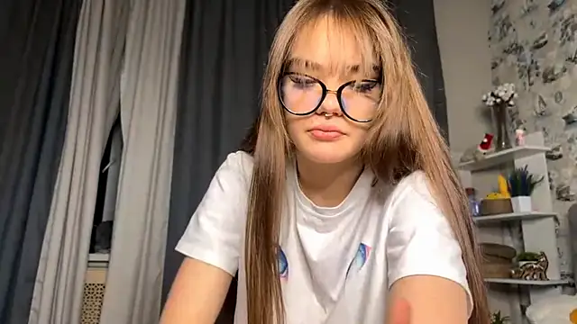 Snapshot of BlissDodd chatting on 10-01-25, 06:47 BlissDodd online show from 10-01-25, 06:47