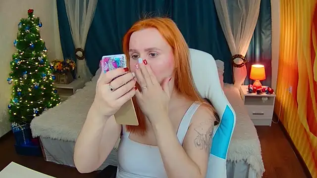 Snapshot of AliceBYKiss chatting on 12-24-24, 12:33 AliceBYKiss online show from 12-24-24, 12:33