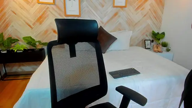 AniiRose online show from 02-26-25, 11:48