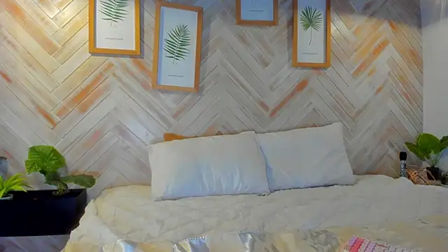 AniiRose online show from 03-19-25, 11:57