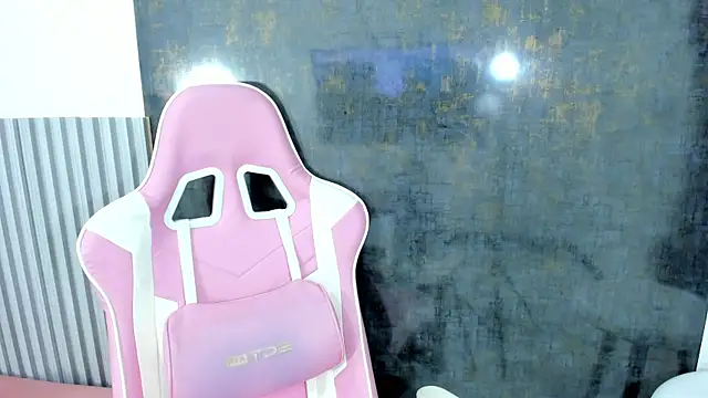 Snapshot of lana_boomer chatting on 09-09-25, 08:19 lana boomer online show from 09-09-25, 08:19