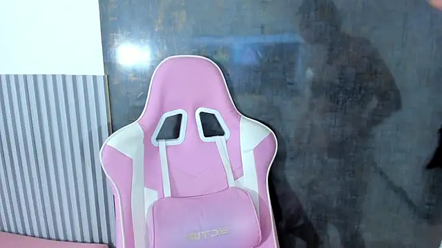 Snapshot of lana_boomer chatting on 10-01-25, 08:15 lana boomer online show from 10-01-25, 08:15