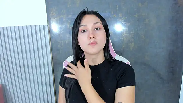 Snapshot of lana_boomer chatting on 12-17-25, 08:37 lana boomer online show from 12-17-25, 08:37