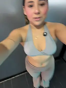 MelodyRey  online show from 12-20-25, 10:39