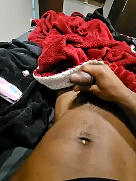 Snapshot of blacksexyg chatting on 12-13-24, 11:39 blacksexyg online show from 12-13-24, 11:39