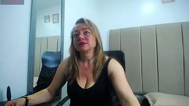 Lupiita223 online show from 03-17-25, 12:57