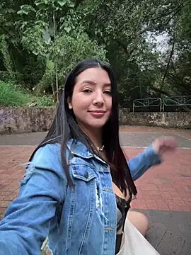 Snapshot of licky_lu chatting on 12-13-25, 10:37 licky lu online show from 12-13-25, 10:37