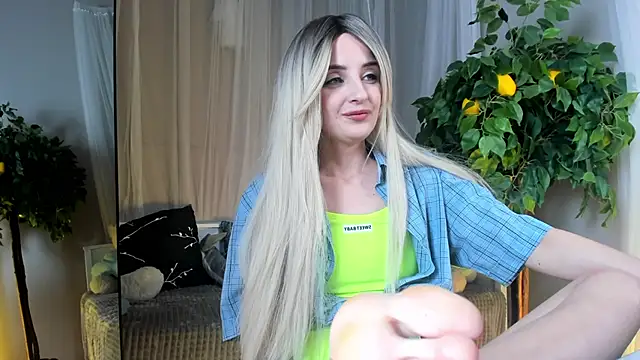 Katty Lights online show from 01-27-25, 05:37