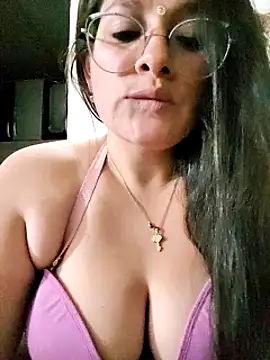 Neve Collins online show from 12-24-24, 08:44