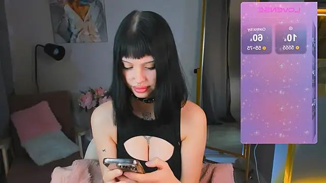 Snapshot of Barbara_xKiss chatting on 01-15-25, 05:50 Barbara xKiss online show from 01-15-25, 05:50