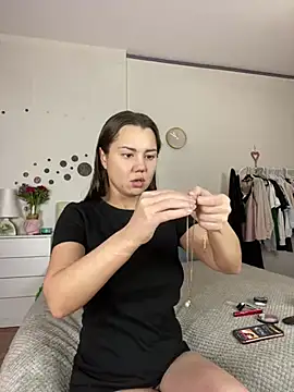 Snapshot of MiraMiss chatting on 03-10-25, 05:54 MiraMiss online show from 03-10-25, 05:54