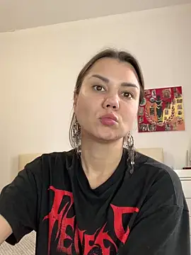 Snapshot of MiraMiss chatting on 10-11-25, 09:19 MiraMiss online show from 10-11-25, 09:19