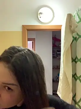 Snapshot of MiraMiss chatting on 10-12-25, 07:18 MiraMiss online show from 10-12-25, 07:18