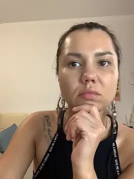 Snapshot of MiraMiss chatting on 11-01-25, 10:50 MiraMiss online show from 11-01-25, 10:50