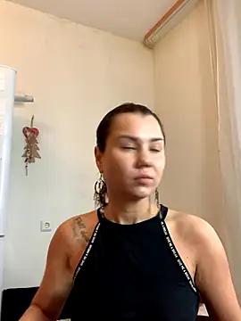 Snapshot of MiraMiss chatting on 11-02-25, 08:28 MiraMiss online show from 11-02-25, 08:28