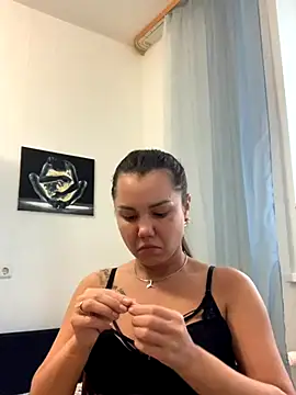 Snapshot of MiraMiss chatting on 11-09-25, 08:23 MiraMiss online show from 11-09-25, 08:23