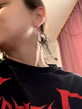 Snapshot of MiraMiss chatting on 11-10-25, 08:35 MiraMiss online show from 11-10-25, 08:35