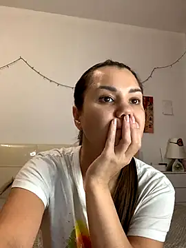 Snapshot of MiraMiss chatting on 11-26-25, 07:20 MiraMiss online show from 11-26-25, 07:20