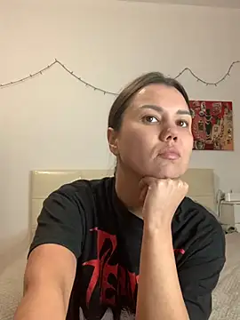 Snapshot of MiraMiss chatting on 11-28-25, 07:27 MiraMiss online show from 11-28-25, 07:27