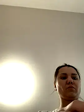 Snapshot of MiraMiss chatting on 12-04-25, 07:06 MiraMiss online show from 12-04-25, 07:06