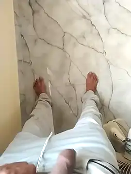 Snapshot of PracticalGum40 chatting on 12-21-25, 02:41 PracticalGum40 online show from 12-21-25, 02:41