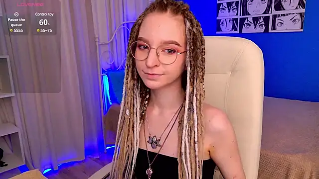 Snapshot of VioletShine chatting on 03-15-25, 02:55 VioletShine online show from 03-15-25, 02:55