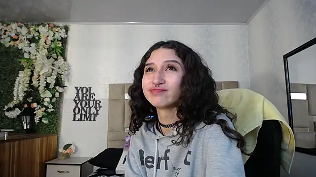 Queenjenn   online show from 12-26-24, 01:43