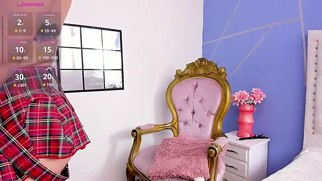 Snapshot of DannaMishellx_ chatting on 10-31-25, 03:57 DannaMishellx online show from 10-31-25, 03:57