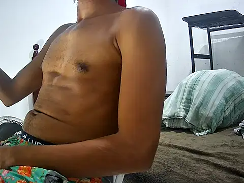 SkinnyLatinMan online show from 11-01-25, 02:13