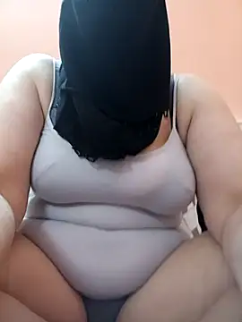 Snapshot of big_yoyo chatting on 02-17-25, 05:43 big yoyo online show from 02-17-25, 05:43