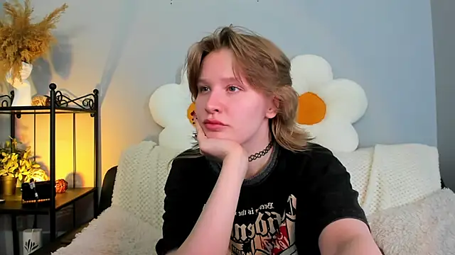 EvaStevs online show from 02-15-25, 04:12