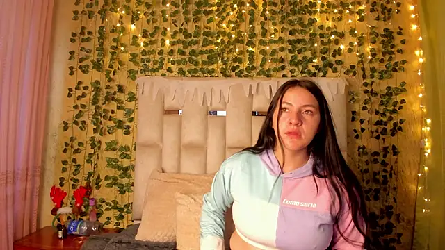 jenifer  power10 online show from 12-23-24, 02:07