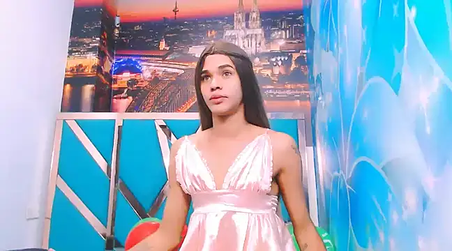 Snapshot of Luna_and_valery chatting on 12-09-24, 04:05 Luna and valery online show from 12-09-24, 04:05