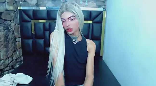 Snapshot of Luna_and_valery chatting on 12-28-24, 08:15 Luna and valery online show from 12-28-24, 08:15