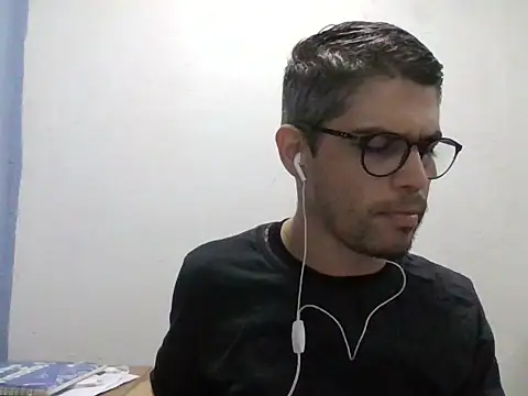 Snapshot of DiGabriel chatting on 05-11-26, 05:46 DiGabriel online show from 05-11-26, 05:46