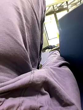 rodrigo21Cm  online show from 12-21-25, 02:35