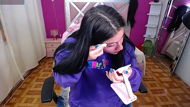 Snapshot of Kate_Laurence_ chatting on 02-25-25, 01:41 Kate Laurence online show from 02-25-25, 01:41