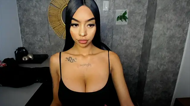 Tiffanny online show from 02-13-25, 07:42