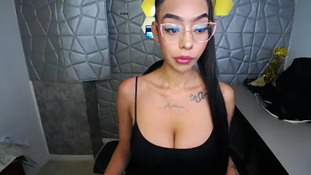 Tiffanny online show from 03-07-25, 12:23