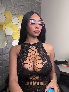 Tiffanny online show from 03-22-25, 12:35