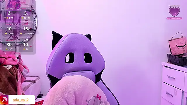 mia johns  online show from 11-13-25, 05:50