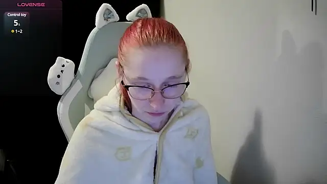 LilyFoxxx online show from 12-21-24, 05:25