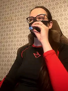 Snapshot of MoonKseni chatting on 12-04-24, 07:17 MoonKseni online show from 12-04-24, 07:17