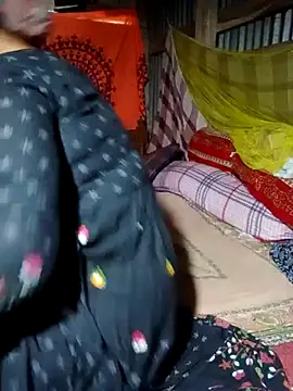 Snapshot of Super-Couple chatting on 03-09-25, 07:34 Super-Couple online show from 03-09-25, 07:34