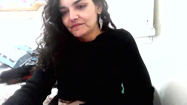 Snapshot of escritorasafada chatting on 11-02-25, 02:14 escritorasafada online show from 11-02-25, 02:14