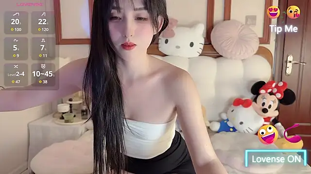 Unique-yiyi online show from 01-22-25, 06:52