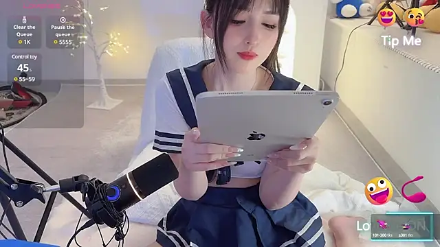 Unique-yiyi online show from 02-22-25, 10:31