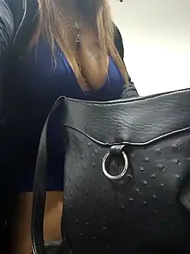 Snapshot of milf_venus chatting on 03-15-25, 12:47 milf venus online show from 03-15-25, 12:47