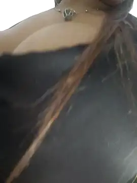 Snapshot of milf_venus chatting on 10-18-25, 11:05 milf venus online show from 10-18-25, 11:05